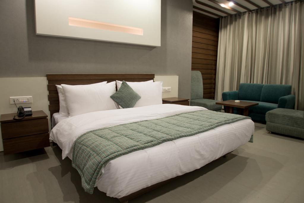 Hotel Narula's Aurrum Amritsar Exterior foto