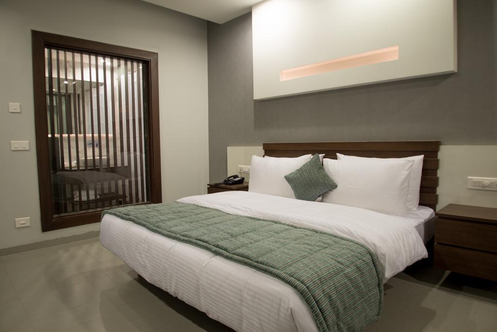 Hotel Narula's Aurrum Amritsar Exterior foto