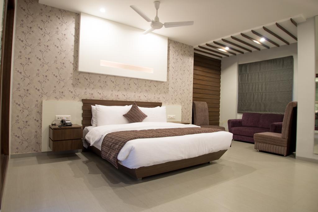 Hotel Narula's Aurrum Amritsar Exterior foto