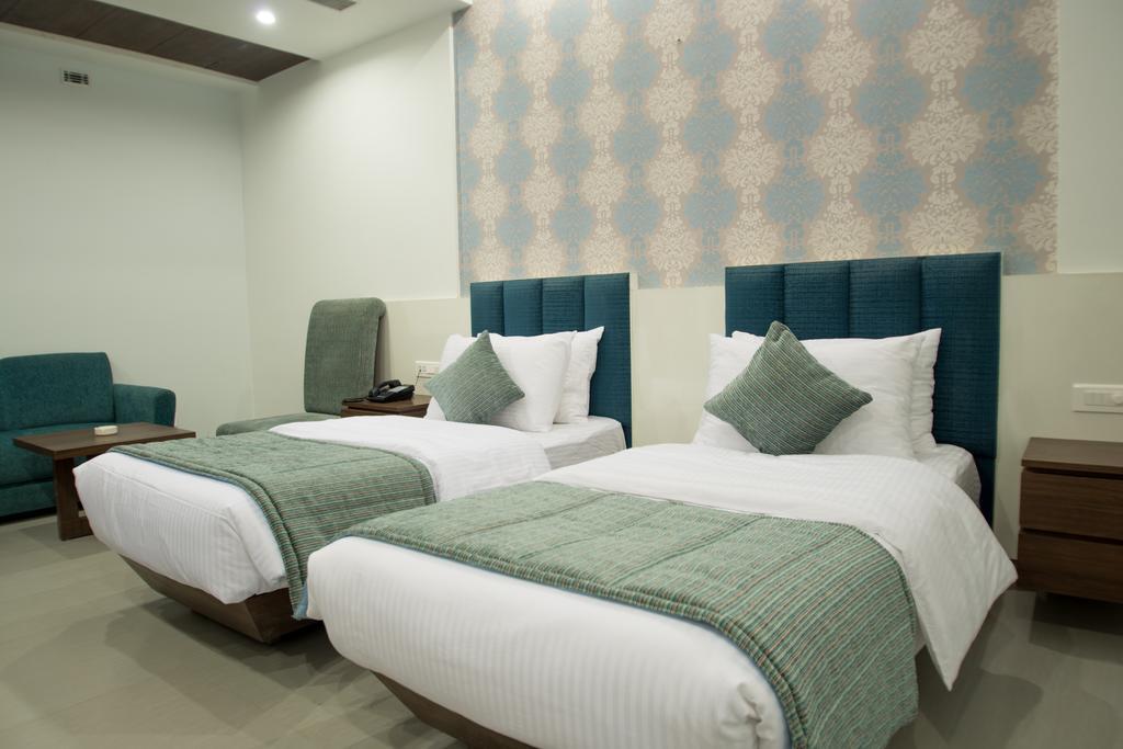 Hotel Narula's Aurrum Amritsar Exterior foto