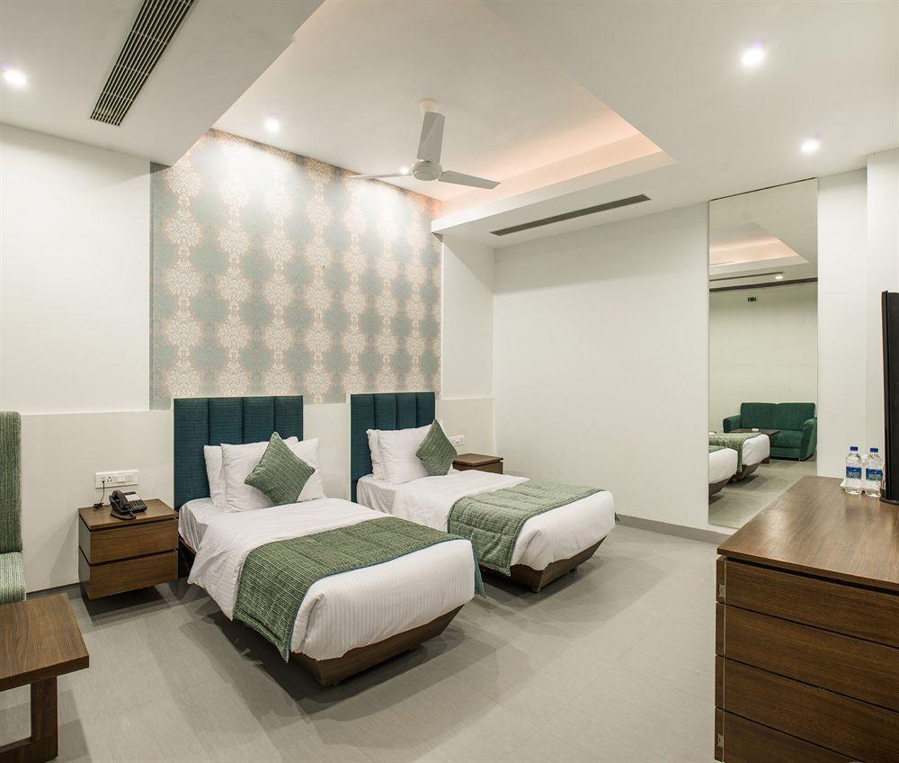 Hotel Narula's Aurrum Amritsar Exterior foto