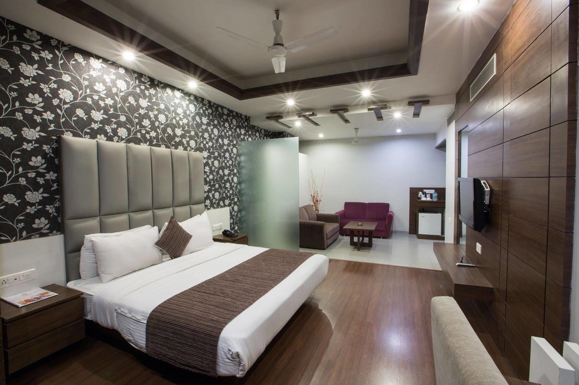 Hotel Narula's Aurrum Amritsar Exterior foto