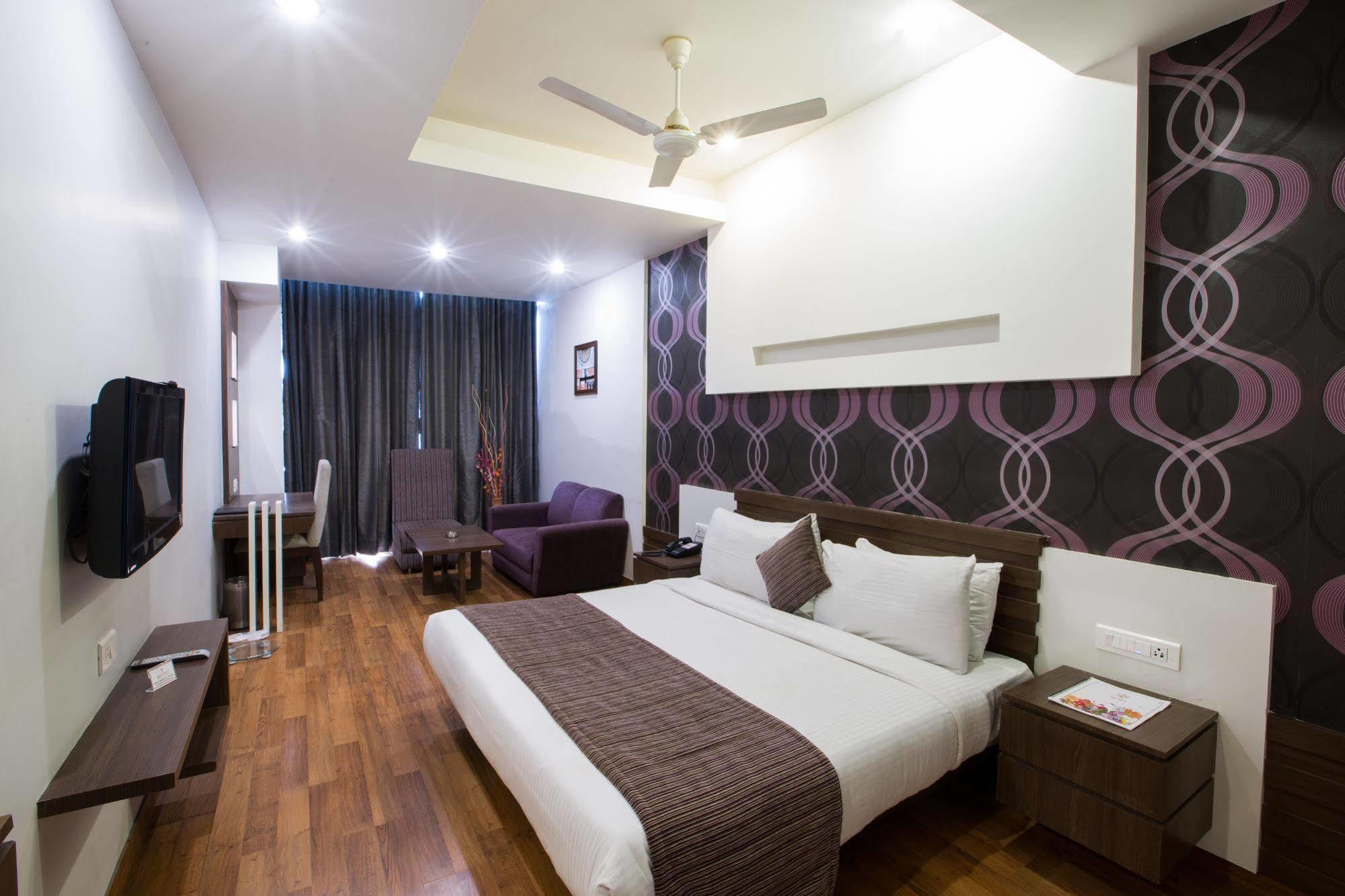 Hotel Narula's Aurrum Amritsar Exterior foto
