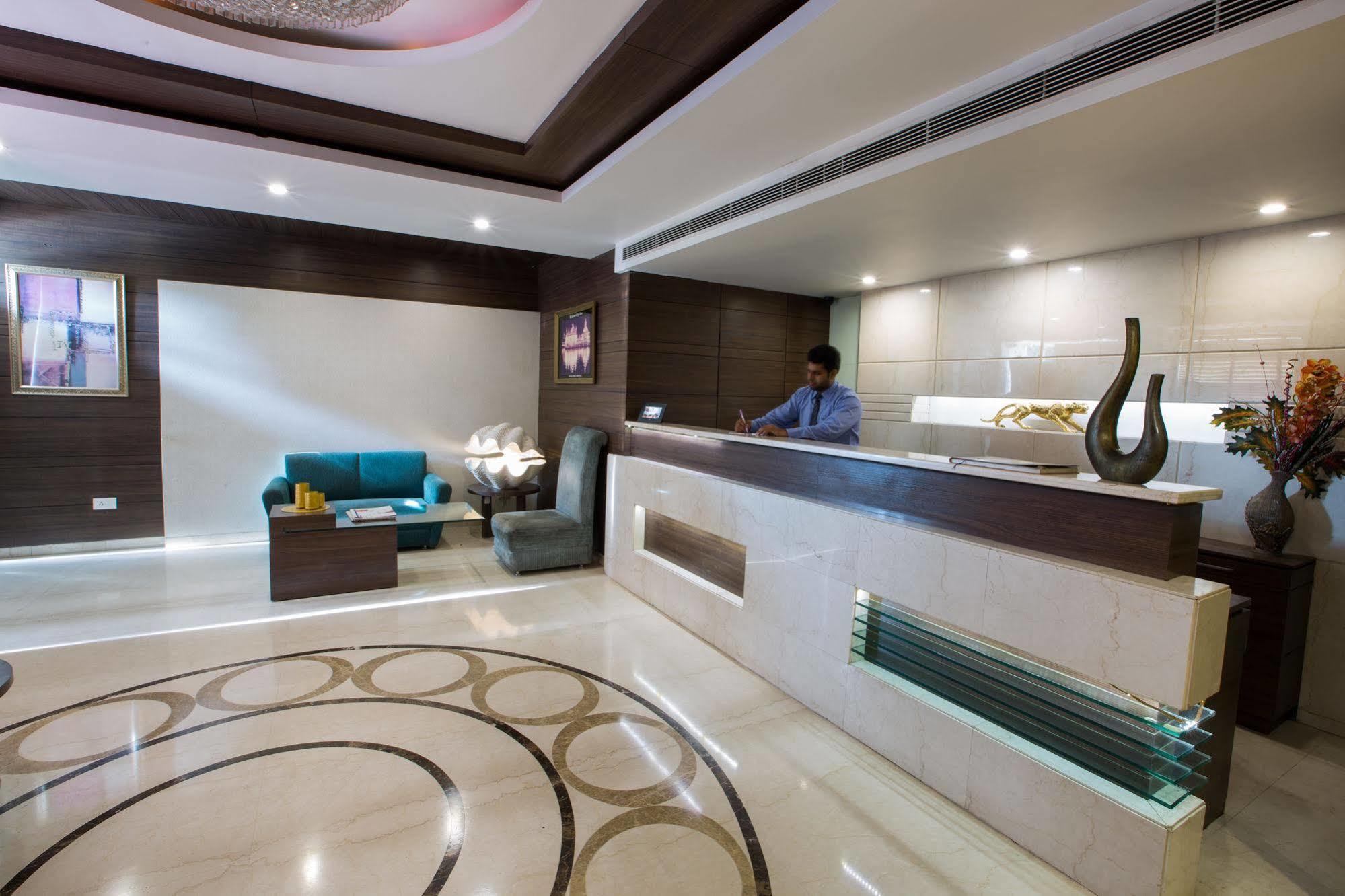 Hotel Narula's Aurrum Amritsar Exterior foto