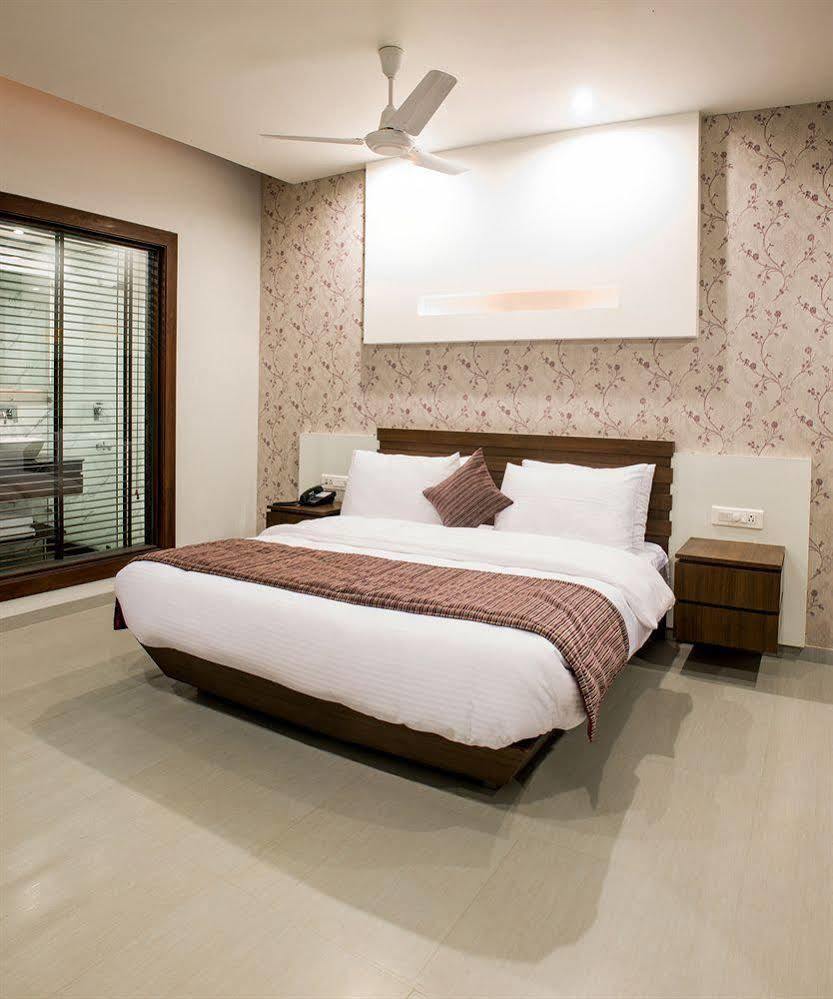 Hotel Narula's Aurrum Amritsar Exterior foto